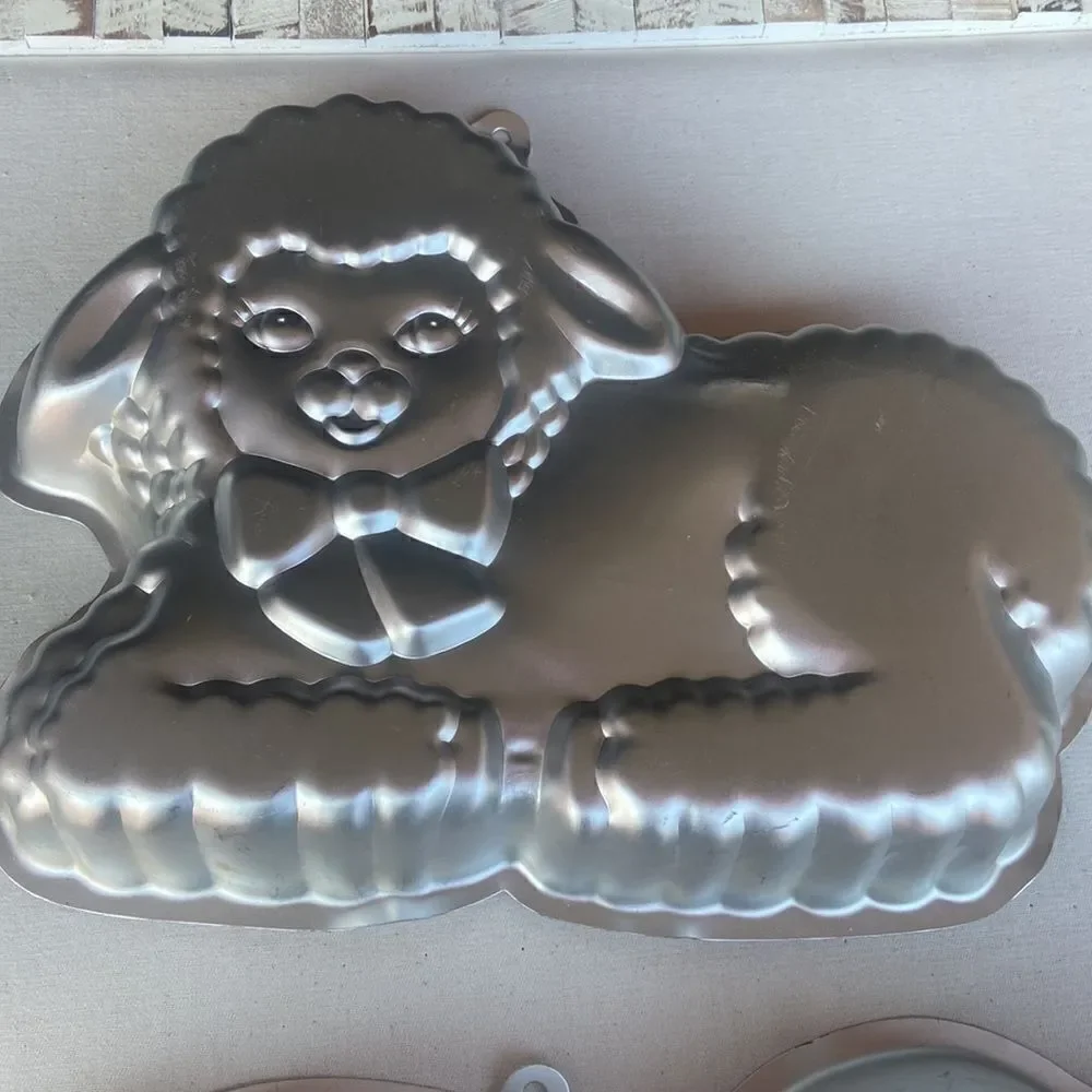 Wilton Vintage Cake Pans Sheep And Dog